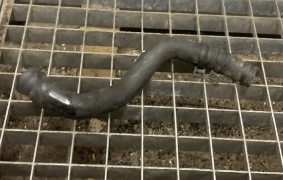 Mercedes-Benz CLA C117 X117 W117 Engine coolant pipe/hose A2465010258