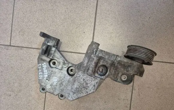 KIA Sportage Generator/alternator bracket 