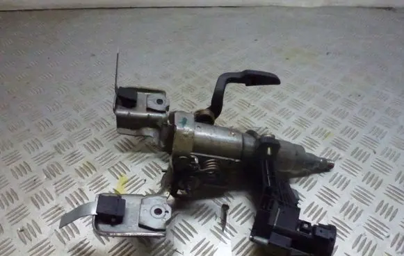 Steering wheel axle set