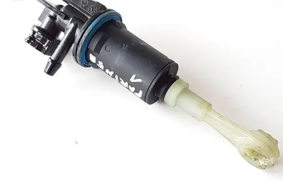 Peugeot Partner Clutch master cylinder 9670324880