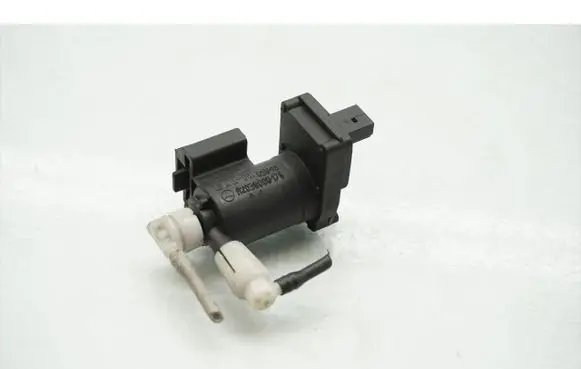Mercedes-Benz C W203 Valve vacuum A2038000178