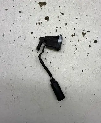 Windshield washer spray nozzle