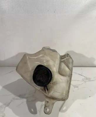 Toyota Prius (XW20) Windshield washer fluid reservoir/tank 060851145