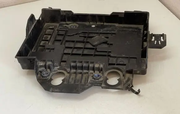 Battery tray