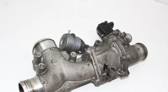 Jaguar XF X250 EGR valve 1043806S01