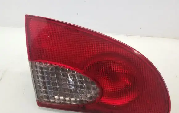 Toyota Avensis T220 Tailgate rear/tail lights