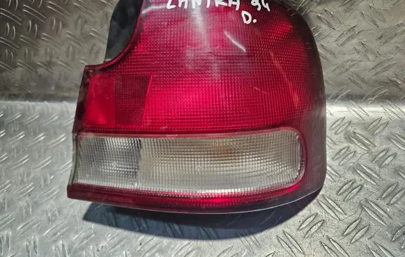 Hyundai Lantra II Rear/tail lights 92402285 USA1157