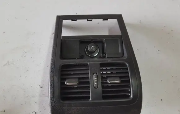 Volkswagen PASSAT CC Rear air vent grill 3AA864298