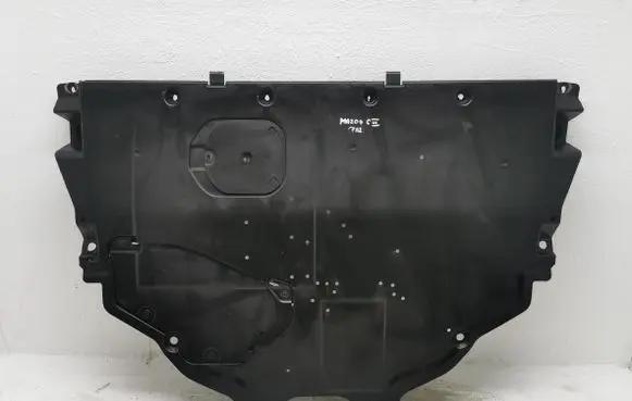 Mazda 6 Engine splash shield/under tray GHR556071