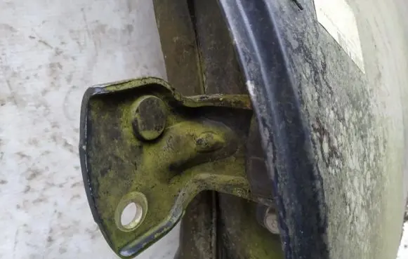 Mazda Xedos 6 Rear door lower hinge