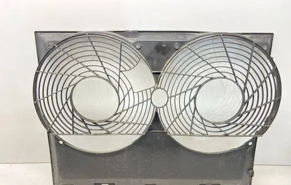 Mercedes-Benz E W124 Radiator cooling fan shroud 1245053555
