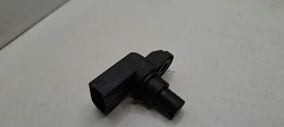 BMW 5 E39 Camshaft position sensor 2249320
