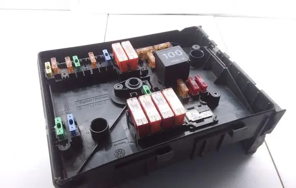 Skoda Octavia Mk2 (1Z) Fuse module 1K0937125 017183071
