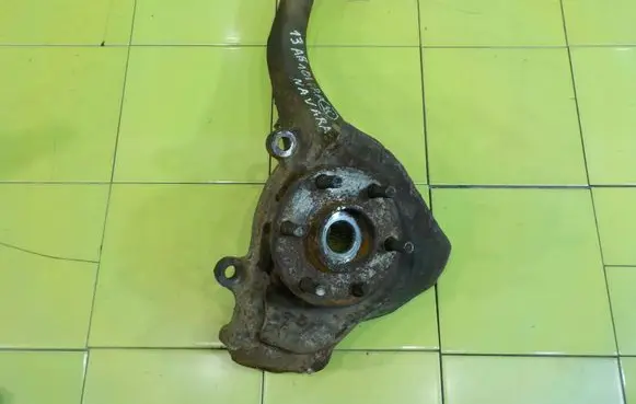 Nissan Navara D40 Front wheel hub spindle knuckle PRZOD