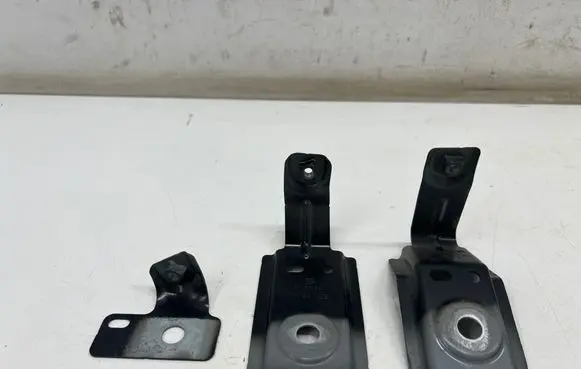 Cupra Leon Fender mounting bracket 5FA821328 5FA821142 5FA82142