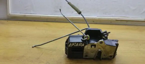 Opel Antara Front door lock