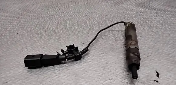 Volkswagen Bora Fuel injector 038130201S
