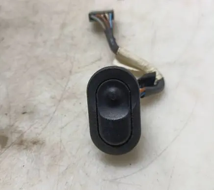 Opel Vectra B Electric window control switch 03155101 008008002