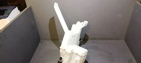 Nissan X-Trail T33 Windshield washer fluid reservoir/tank
