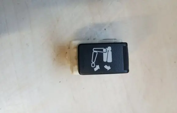 Mitsubishi Outlander Seat control switch 8610A048