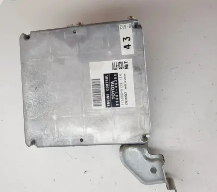 Toyota Avensis Verso Engine control unit/module 8966144300 1758005123