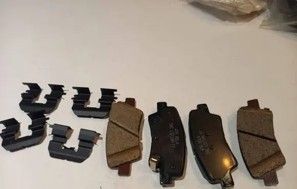 Hyundai i40 Brake pads (front) 583023ZA70