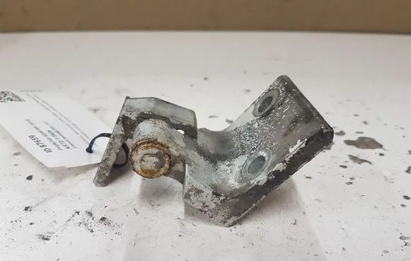 Citroen Berlingo Front door lower hinge