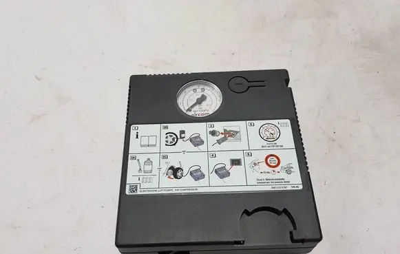 Porsche Macan (95B) Tire air pump compressor 5N0012615F
