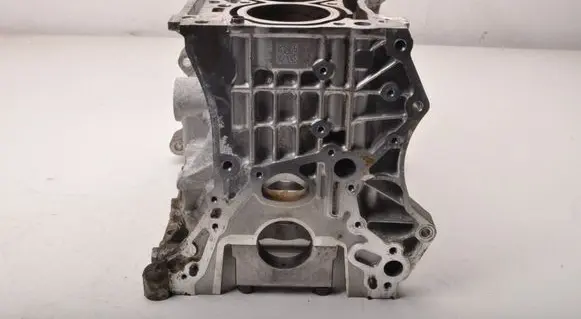 Volkswagen Golf VIII Engine block DPC