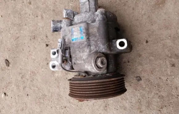 Toyota Aygo AB10 Air conditioning (A/C) compressor (pump) 883100H010G