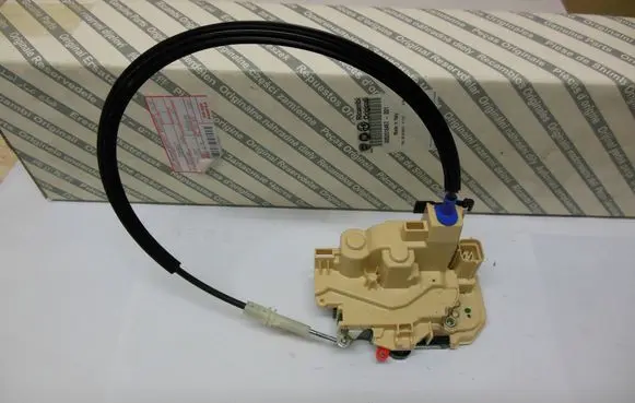 Fiat Panda III Front door lock 520184670