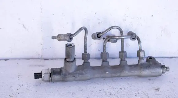 Opel Astra H Fuel main line pipe 55PP0501