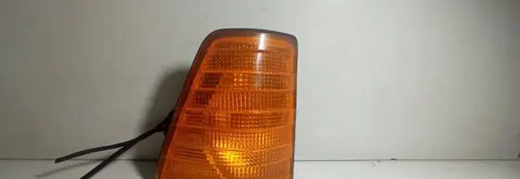 Mercedes-Benz 207 310 Front indicator light 32757R6