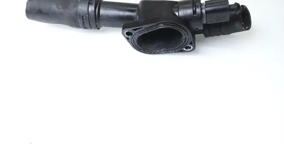 Volkswagen PASSAT B6 Engine coolant pipe/hose 03G121132