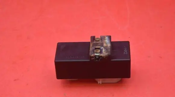 Skoda Fabia Mk2 (5J) Relay mounting block 1J0919506M