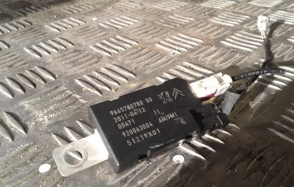 Peugeot 508 Aerial antenna amplifier 9665780780