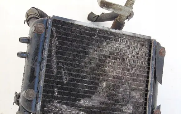 Audi RS4 B7 Coolant radiator 8E0121212H