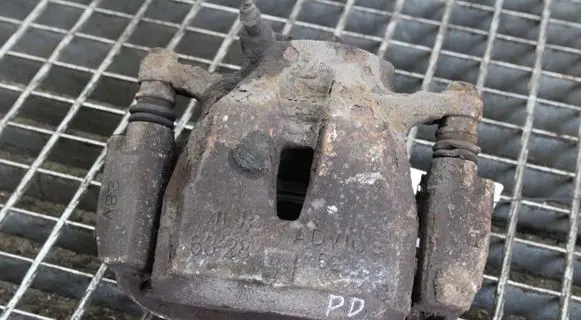 Toyota Auris E180 Front brake caliper