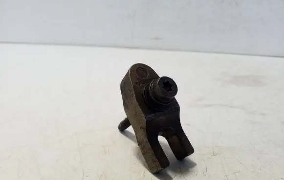 Volvo XC60 Fuel Injector clamp holder 