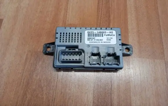 Jaguar XF X250 Seat heating relay 8X2314B663AG 1011152 6MXN919A07