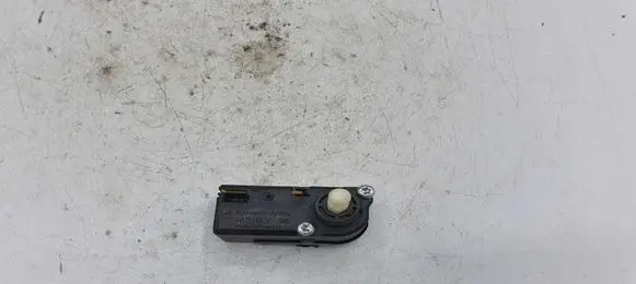 Audi A4 S4 B7 8E 8H Headlight level adjustment motor 030785304 1J0941295A