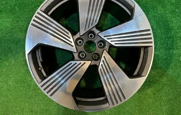 Audi e-tron R21 alloy rim 