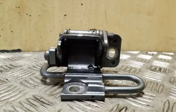 Audi A3 S3 8P Rear door lower hinge 8P4833412A