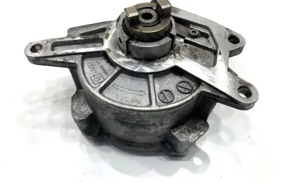 Mercedes-Benz S W221 Vacuum pump A64223065