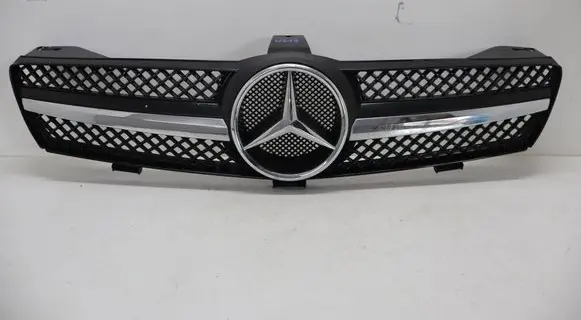 Mercedes-Benz CLS C219 Front grill