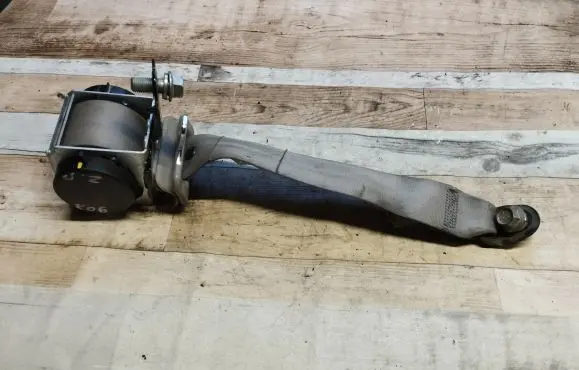 Hyundai Elantra Rear seatbelt