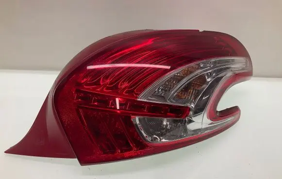 Peugeot 208 Rear/tail lights 9672628380