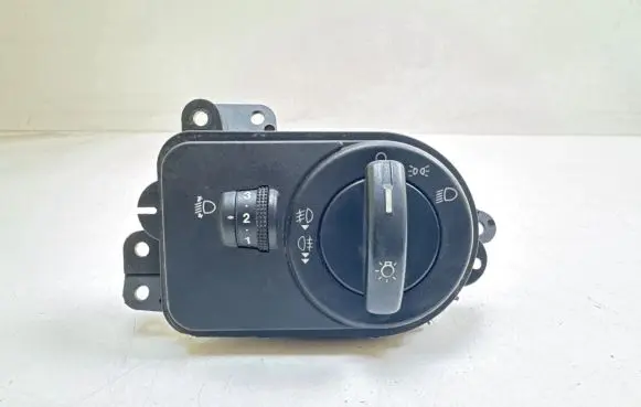 Ford Fiesta Light switch 2S6T13A024DB 04053751