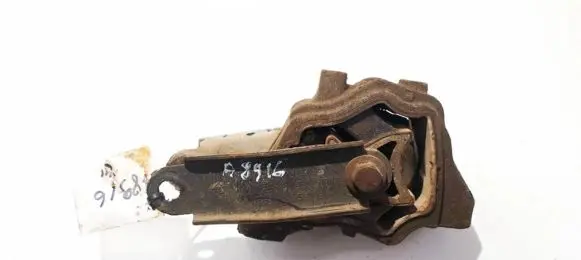 Engine mount bracket