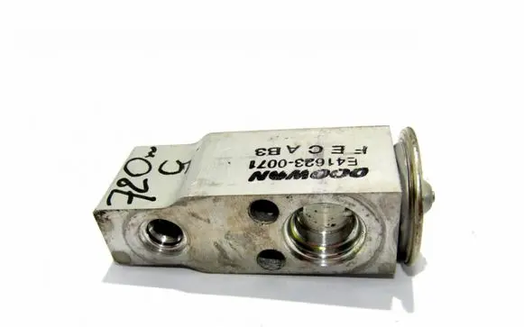 KIA Sorento Air conditioning (A/C) expansion valve E416230071
